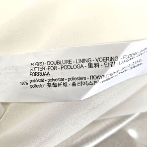 Elegant White Wrap Dress - Picture 7 of 16